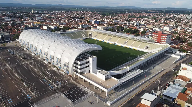 Vista aérea do Estádio Romeirão, em Juazeiro do Norte/CE, reformado e ampliado pela JZ
